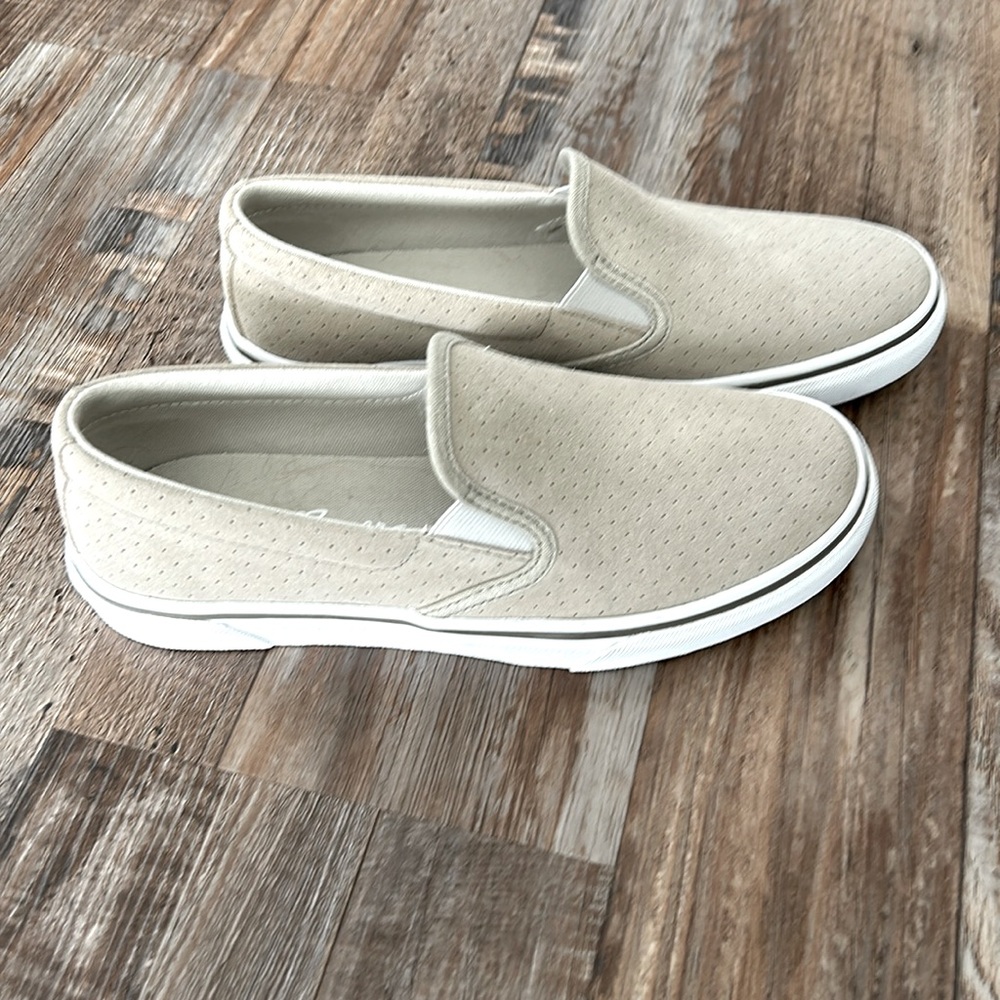 Eddie Bauer slip on shoes